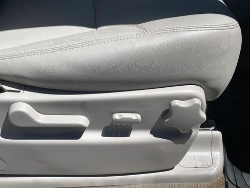 Used 2012 Chevrolet Tahoe LT AWD/4WD image 32