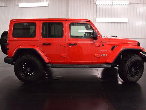 Used 2019 Jeep Wrangler Unlimited Sahara w/ Uconnect 4C Nav & Sound Group image 8