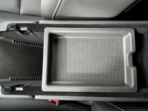 Certified 2022 Cadillac XT4 Premium Luxury w/ Enhanced Visibility Package image 27