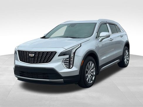 Used 2021 Cadillac XT4 Premium Luxury image 3