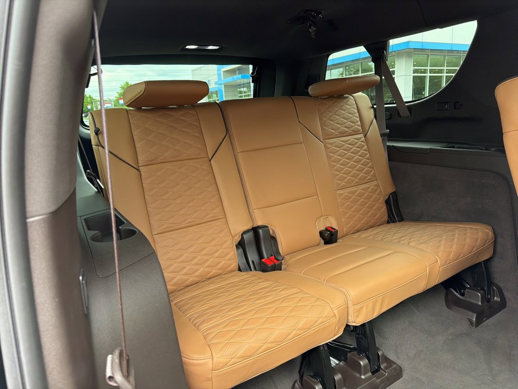 Used 2024 Cadillac Escalade ESV Sport AWD/4WD image 36