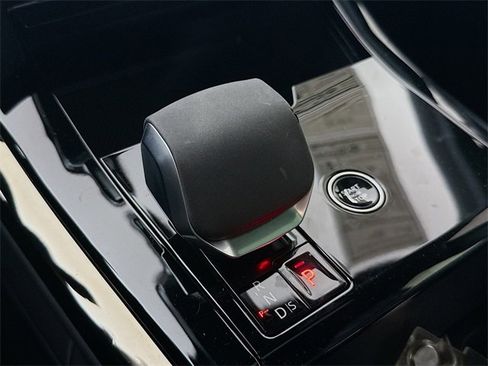 Used 2025 Land Rover Range Rover Sport Dynamic SE image 19