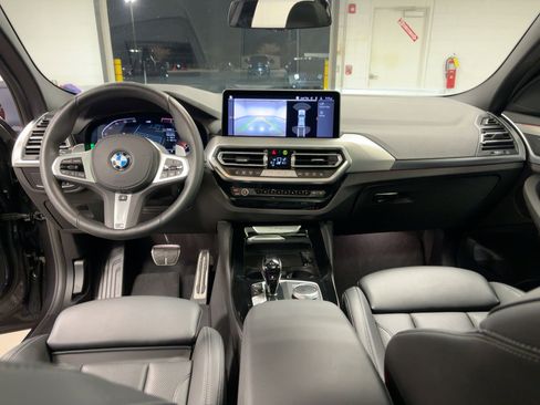 Used 2025 BMW X4 xDrive30i image 16