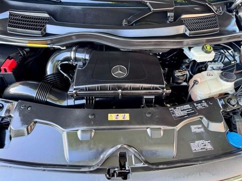 Used 2022 Mercedes-Benz Metris Passenger image 25