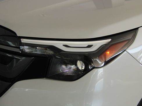 Used 2025 Subaru Forester Premium image 18