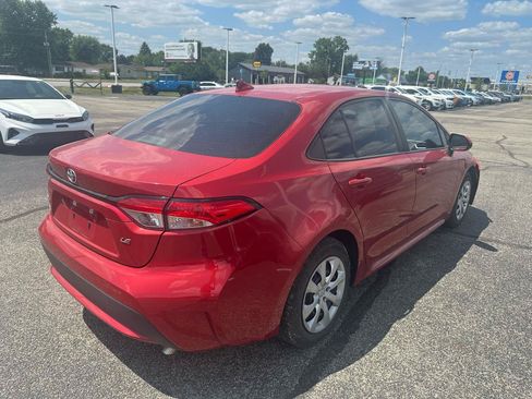 Used 2021 Toyota Corolla LE FWD image 5