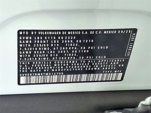 New 2026 Volkswagen Tiguan SE image 10