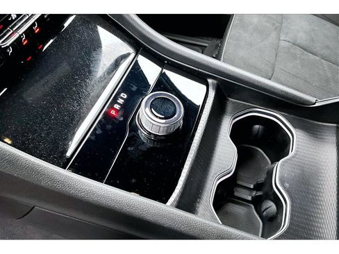 Used 2024 Jeep Grand Cherokee Altitude image 16