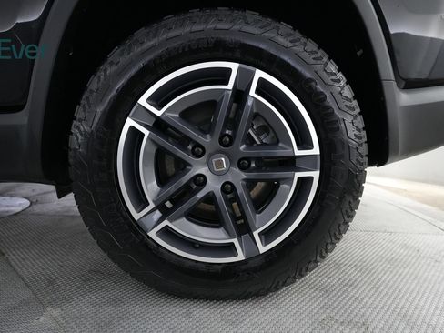 Used 2025 Rivian R1S Adventure Dual AWD/4WD image 9