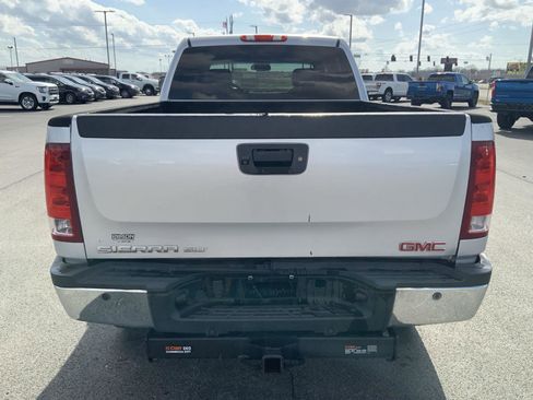 Used 2014 GMC Sierra 2500 SLT w/ SLT Convenience Package image 9