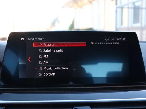 Used 2019 BMW 530i w/ Convenience Package image 32