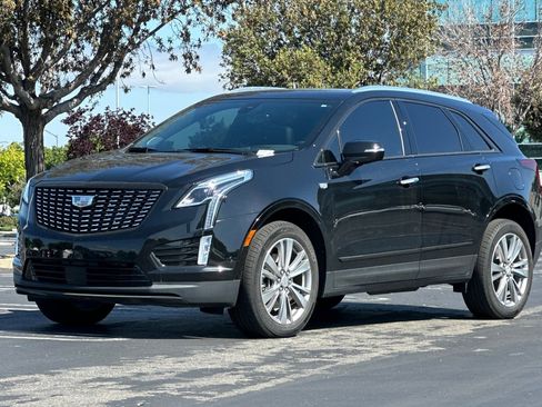 Used 2023 Cadillac XT5 Premium Luxury w/ Technology Package FWD image 9