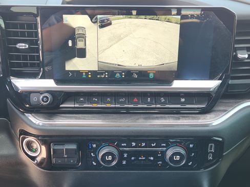Used 2023 Chevrolet Silverado 1500 LTZ AWD/4WD image 19