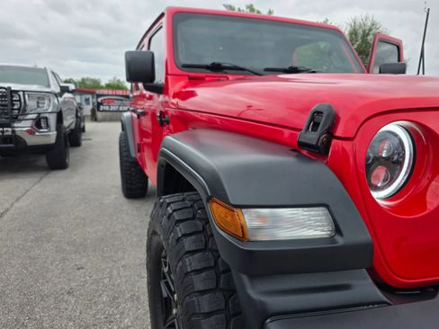 Used 2018 Jeep Wrangler Unlimited Sport S AWD/4WD image 12