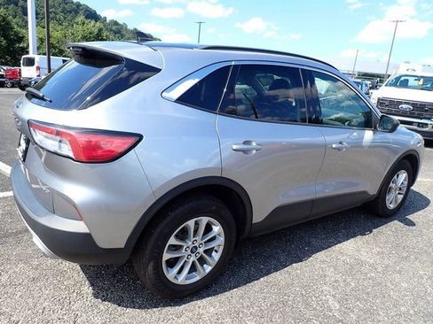 Used 2022 Ford Escape SE AWD/4WD image 8