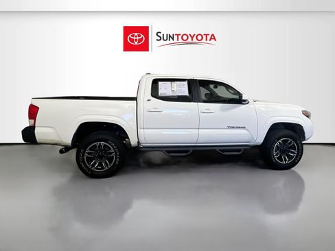 Used 2016 Toyota Tacoma SR5 w/ Towing Package image 2