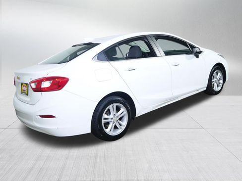 Used 2017 Chevrolet Cruze LT w/ Sun And Sound Package FWD image 7