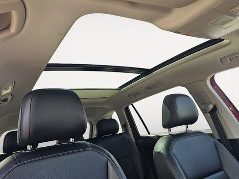 Used 2018 Volkswagen Tiguan SEL FWD image 21