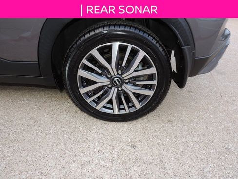 Used 2024 Nissan Kicks SV FWD image 15