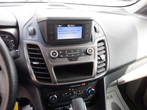Used 2022 Ford Transit Connect XL FWD image 17