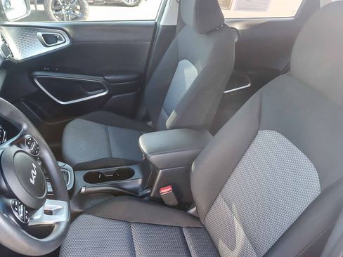 Used 2023 Kia Soul LX w/ LX Technology Package image 34