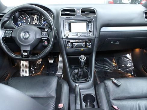 Used 2013 Volkswagen Golf 4-Door image 2