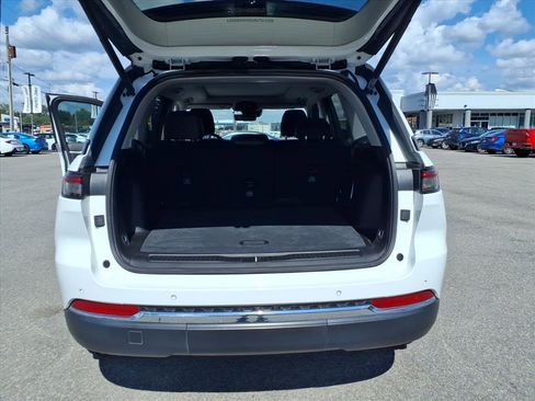 Used 2022 Jeep Grand Cherokee Limited 4xe w/ Luxury Tech Group II image 18