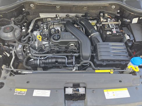 Used 2023 Volkswagen Taos SE AWD/4WD image 35