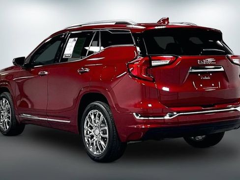 Used 2024 GMC Terrain Denali w/ Denali Premium Package AWD/4WD image 6