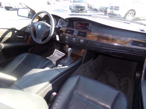 Used 2006 BMW 525xi Sedan image 25