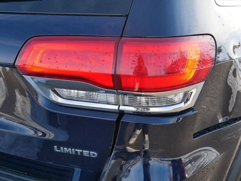 Used 2018 Jeep Grand Cherokee Limited w/ Trailer Tow Group IV image 11