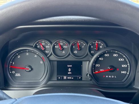 Used 2025 Chevrolet Silverado 2500 Custom w/ Custom Value Package image 18