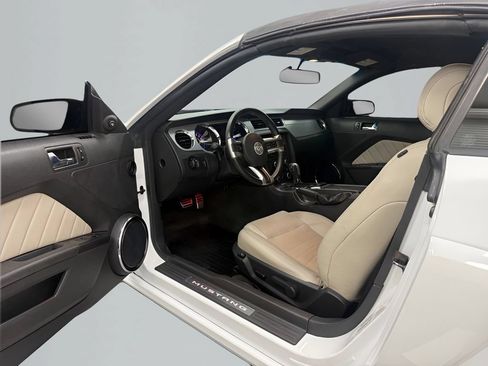 Used 2014 Ford Mustang Premium RWD image 10