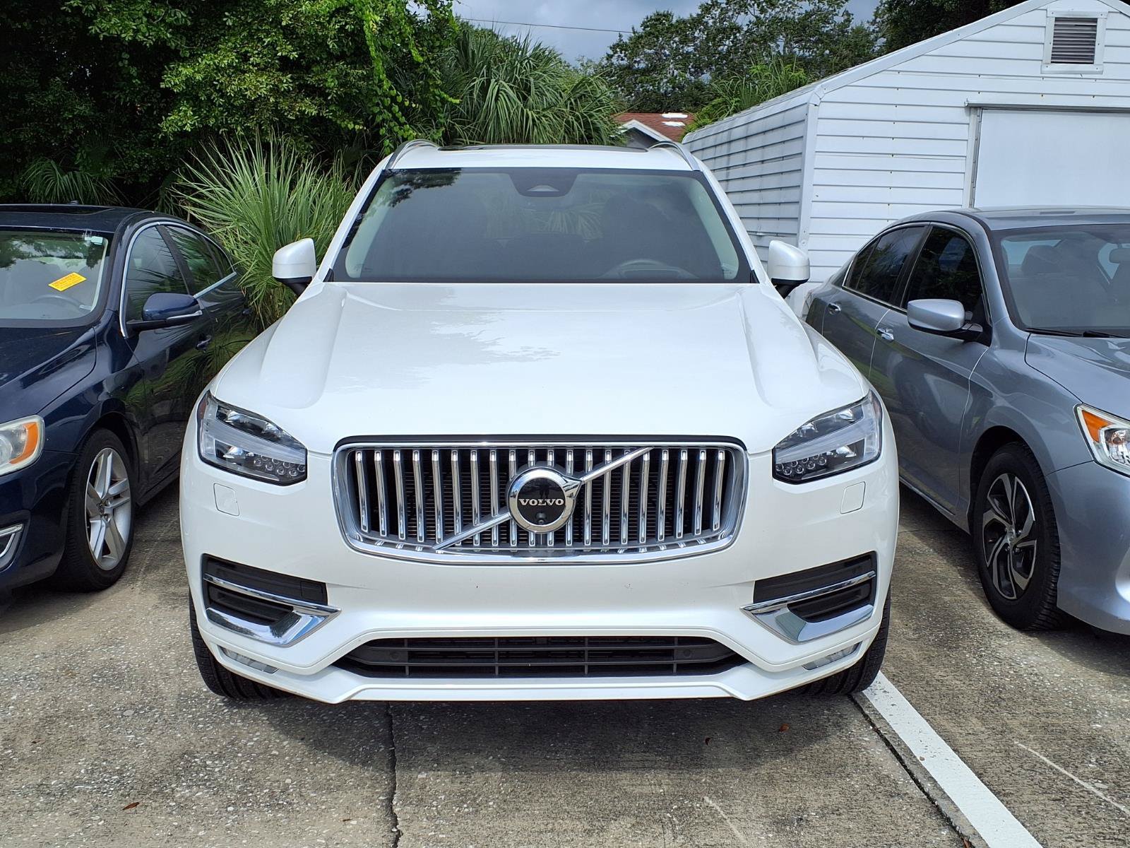 Certified 2025 Volvo XC90 B6 Ultra w/ Protection Package AWD/4WD image 2