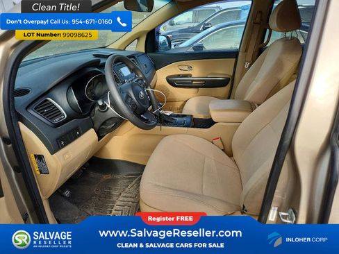 Used 2015 Kia Sedona LX image 9