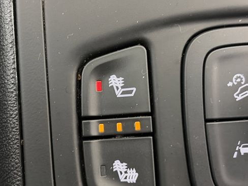 Used 2023 GMC Terrain SLE w/ Driver Convenience Package image 25