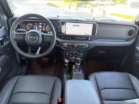 Used 2025 Jeep Wrangler Unlimited Rubicon AWD/4WD image 24