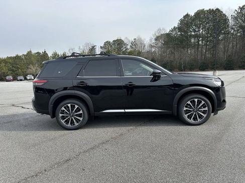 New 2026 Nissan Pathfinder Platinum AWD/4WD image 9