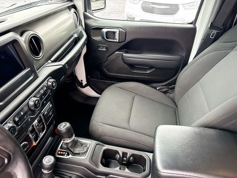 Used 2023 Jeep Wrangler Unlimited w/ Cold Weather Group image 26