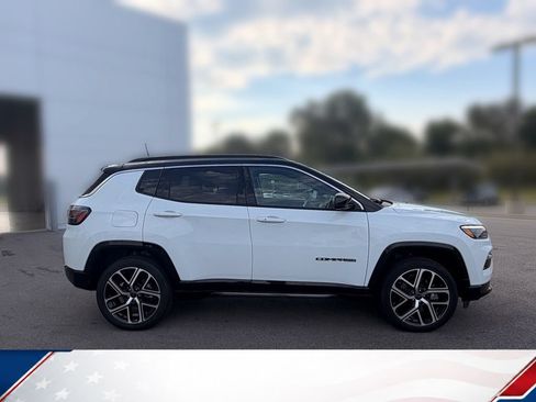 Used 2025 Jeep Compass Limited w/ Elite Group AWD/4WD image 2