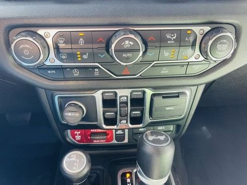Used 2024 Jeep Wrangler Unlimited Sport AWD/4WD image 22