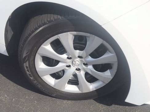 Used 2024 Toyota Corolla LE FWD image 30