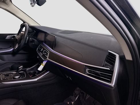 Used 2022 BMW X7 xDrive40i w/ Parking Assistance Package image 30