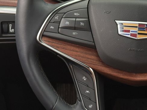 Used 2025 Cadillac XT5 Premium Luxury FWD image 14
