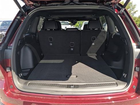 New 2025 Jeep Grand Cherokee Altitude image 12
