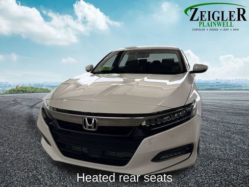 Used 2018 Honda Accord Touring image 9