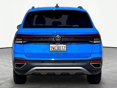 Used 2025 Volkswagen Taos SE FWD image 5