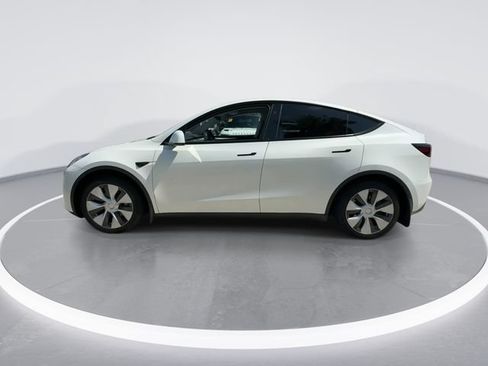 Used 2024 Tesla Model Y Long Range AWD/4WD image 5