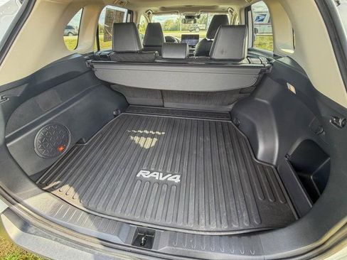 Used 2023 Toyota RAV4 XLE Premium image 27