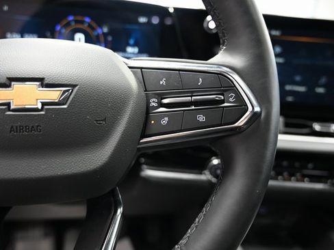 Used 2025 Chevrolet Equinox LT w/ Safety and Technology Package image 23